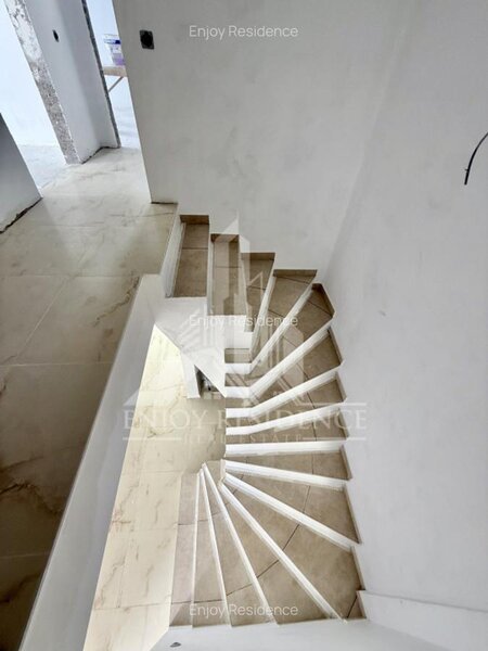 Otopeni, Vile 2025 strada privata, curte 220 mp