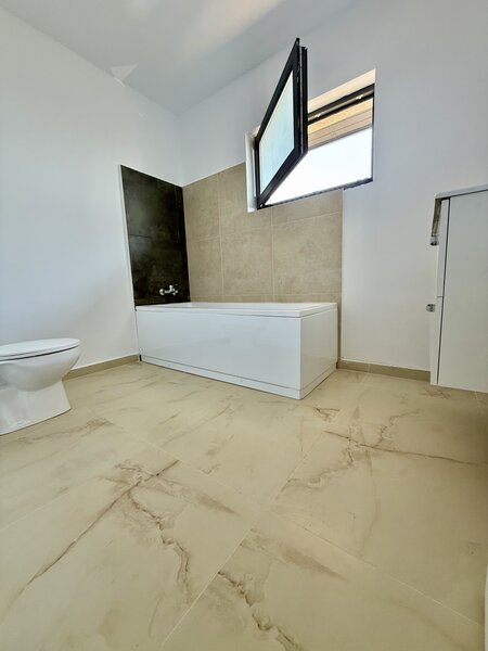 Otopeni, Vile 2025 strada privata, curte 220 mp