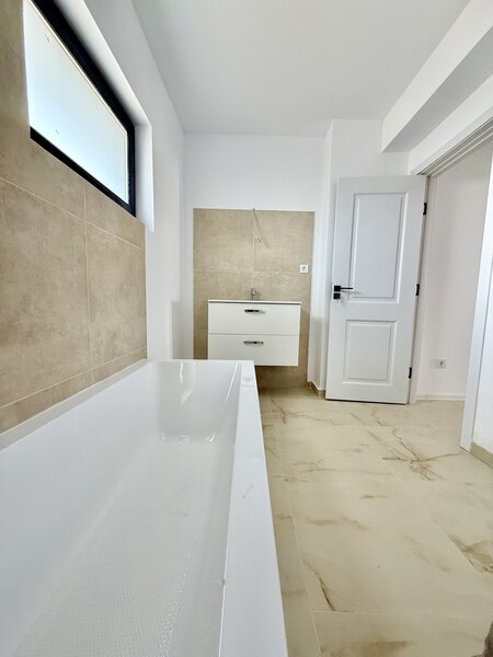 Otopeni, Vile 2025 strada privata, curte 220 mp