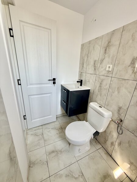 Otopeni, Vile 2025 strada privata, curte 220 mp